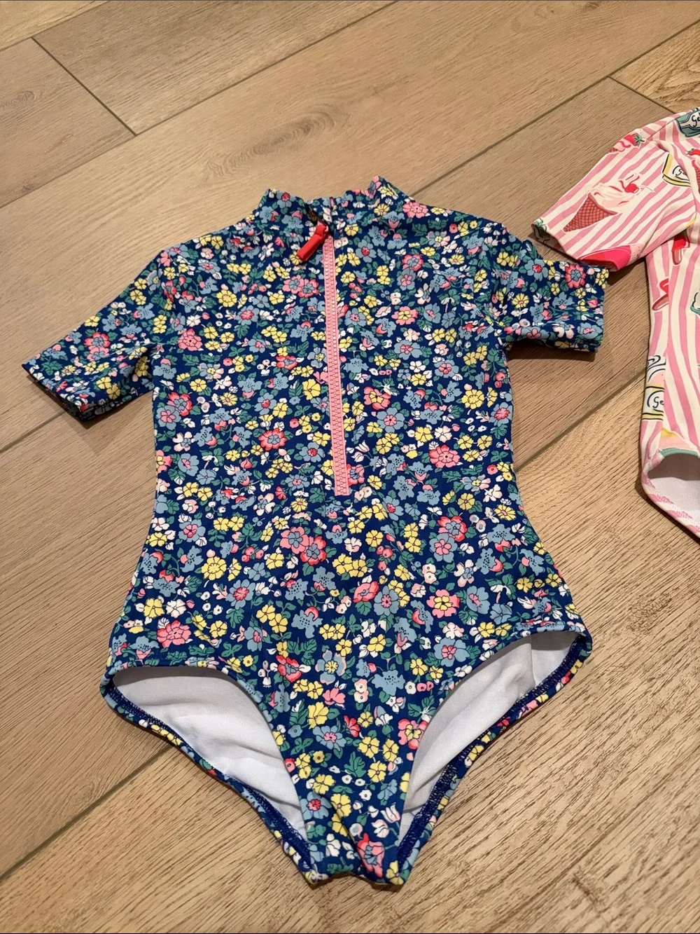 Mini Boden. Set of 2 swimsuits. Like new. Size 3/4Y.